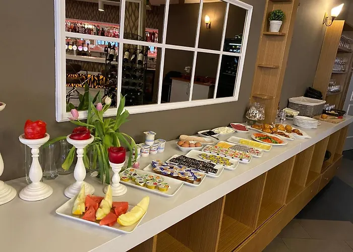Fly Inn Hotel Lounge