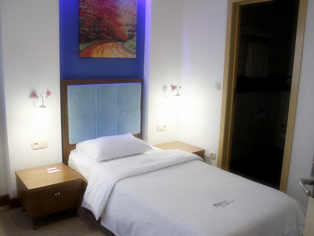 Couette-café Fly Lounge 3*